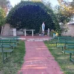 Negocio Capilla Nuestra Señora De Lourdes