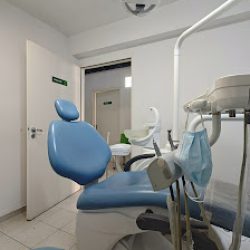 Negocio Centro De Implantes Dentales Y Especialidades
