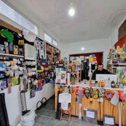 Negocio Ferretería Un Poco De Todo