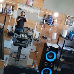 Negocio Peluqueria Y Barberia Mc (mayco Ciruelos)